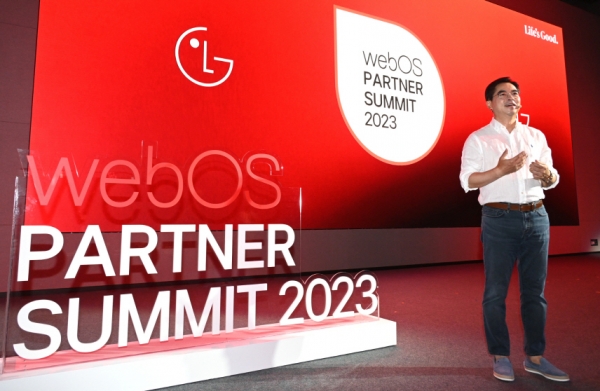 19일 개최된 'webOS 파트너 서밋'에서 LG전자 박형세 HE사업본부장(부사장)이 기조연설을 하고 있다. [LG전자 제공]
