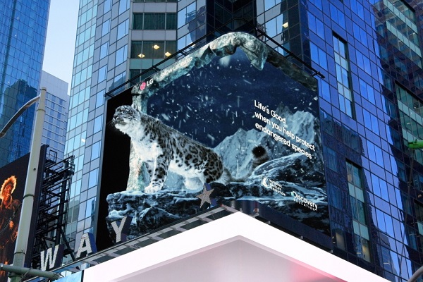 LG전자, 美 타임스스퀘어에 멸종 위기 ‘눈표범’ 역동적 이미지 3D 영상 구현