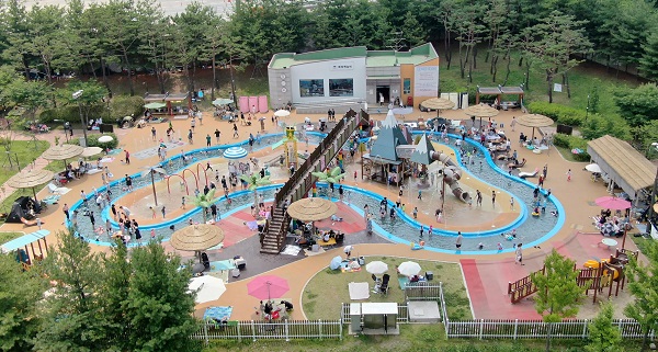성남시, 공원·탄천·놀이터 24곳에 물놀이장 조성…22일부터 무료 개장